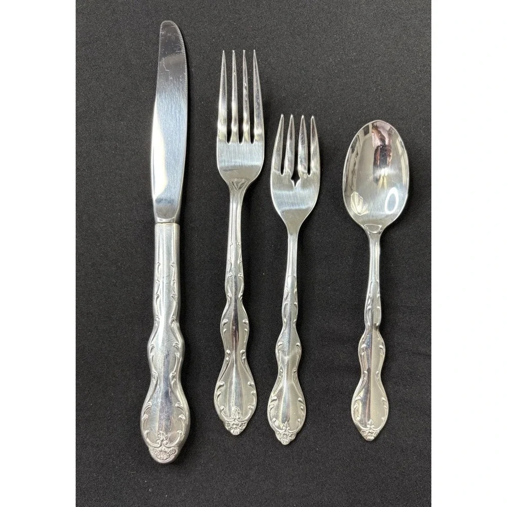 WM. ROGERS MFG CO. CAMELOT/MELODY C. 1960‎ Silver Plate Flatware Stainless 4-Pc